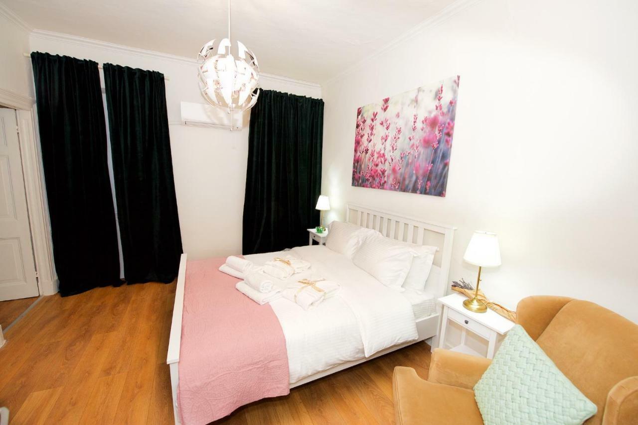 Old Fortress Luxury Apartment
